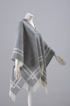 MATHILDA Poncho Grå