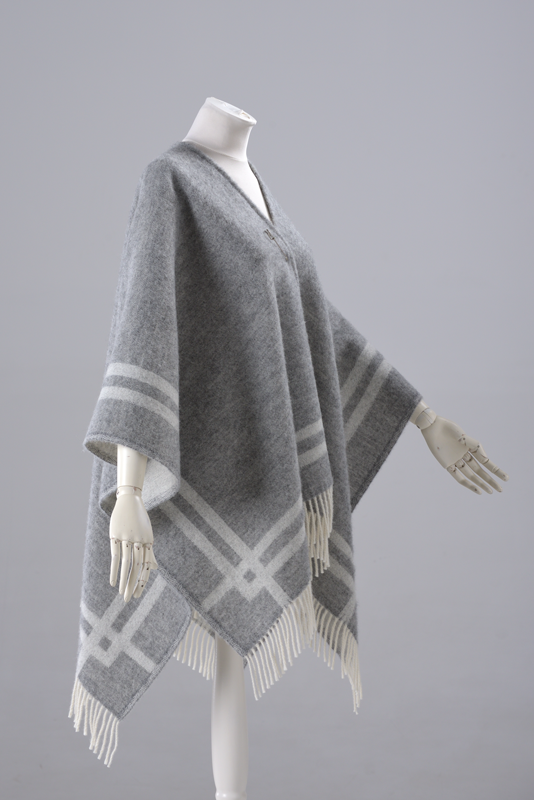 MATHILDA Poncho Grå