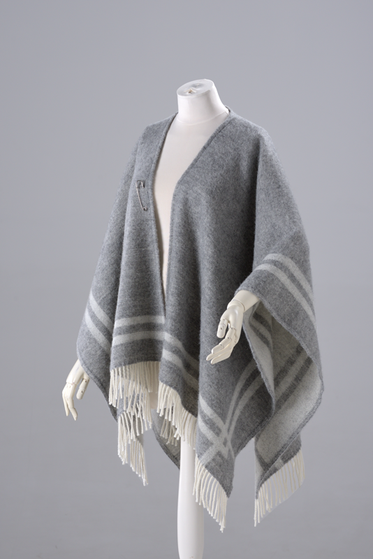 MATHILDA Poncho Grå
